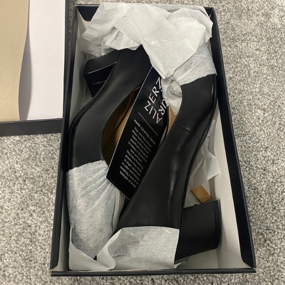 Black Caprice Leather Pump, 8.5M - Picture 7 of 12